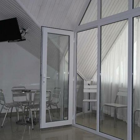 Мини-Отель Фаворит Апартаменты Затока Экстерьер фото